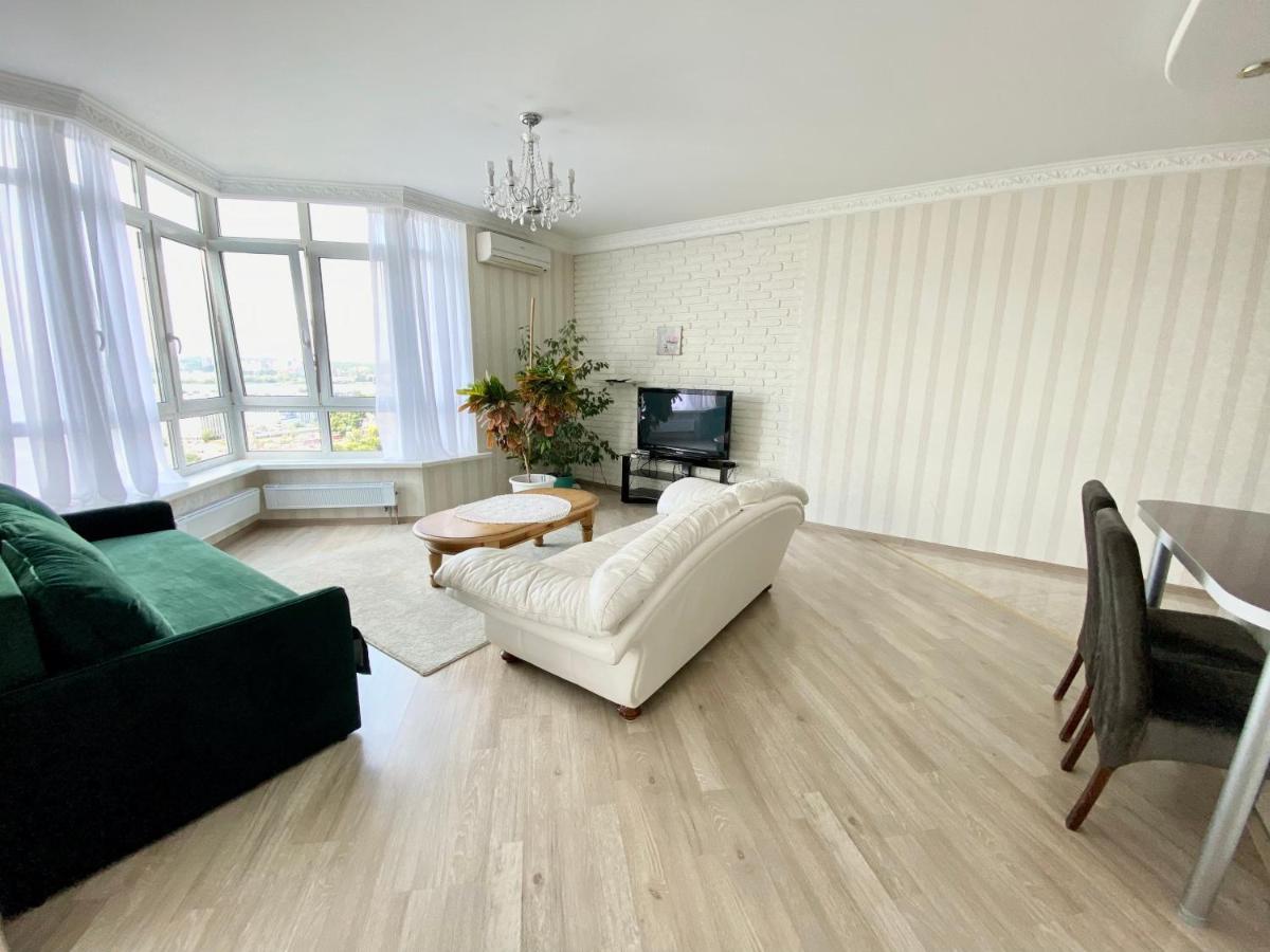 Apartments With Dnipro View Κίεβο Εξωτερικό φωτογραφία